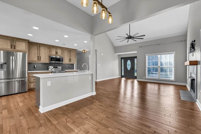 1267 Everwood Dr, Ashland City, TN 37015