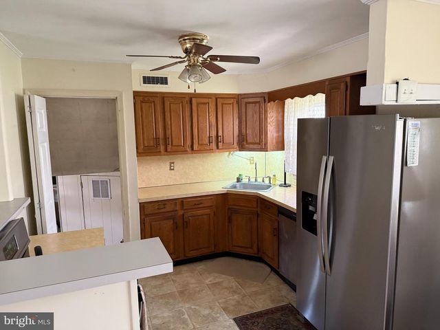 1313 IDLEWOOD RD, Wilmington, DE 19805