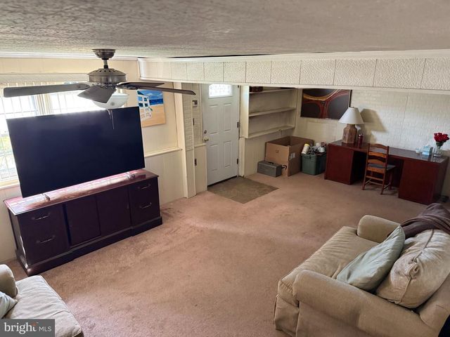 1313 IDLEWOOD RD, Wilmington, DE 19805