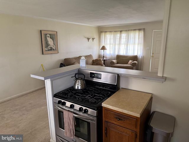 1313 IDLEWOOD RD, Wilmington, DE 19805