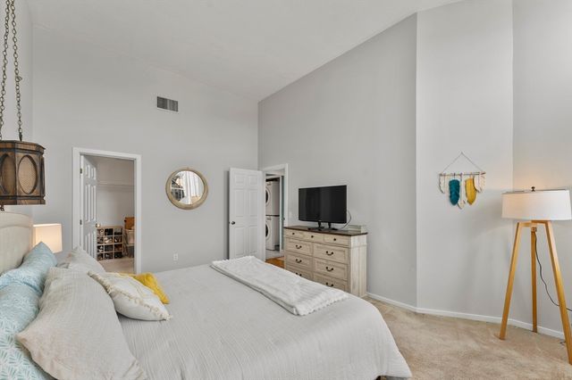 51 Pettee St 31, Newton, MA 02464