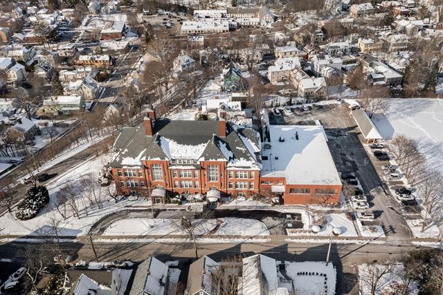 51 Pettee St 31, Newton, MA 02464