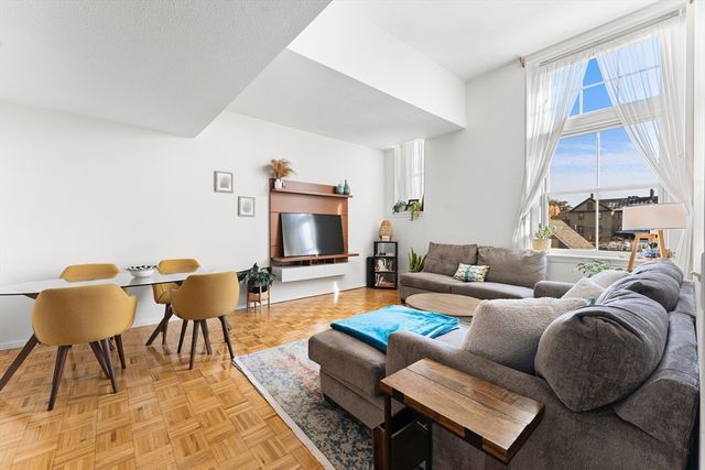 51 Pettee St 31, Newton, MA 02464