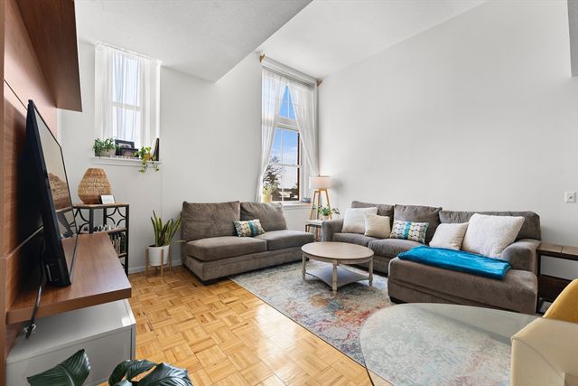 51 Pettee St 31, Newton, MA 02464