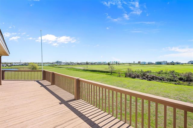 972 Rancho Carribe, Port Bolivar, TX 77650