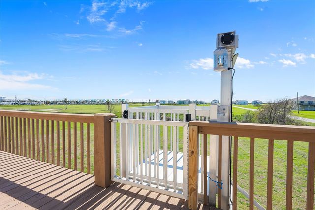 972 Rancho Carribe, Port Bolivar, TX 77650