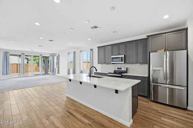 641 S DAVIDSON Lane, Casa Grande, AZ 85122