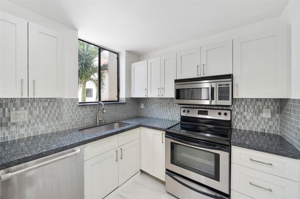 1401 NE 9th St 26, Fort Lauderdale, FL 33304