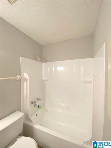 2009 Patton Creek Dr, Hoover, AL 35226