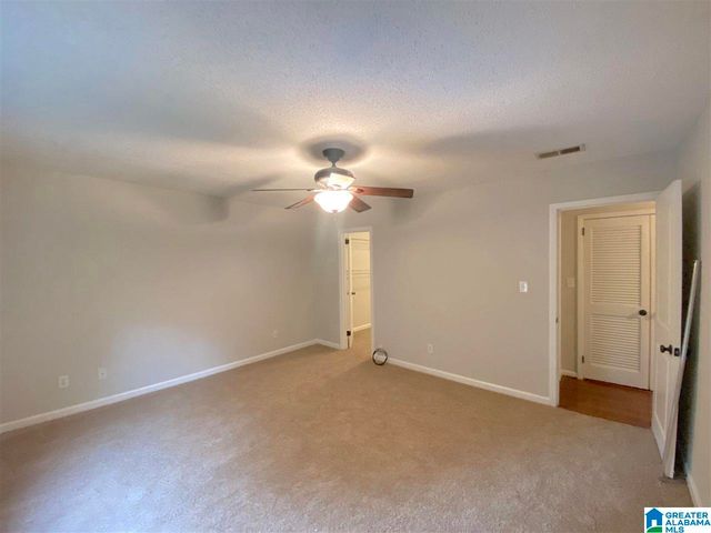 2009 Patton Creek Dr, Hoover, AL 35226
