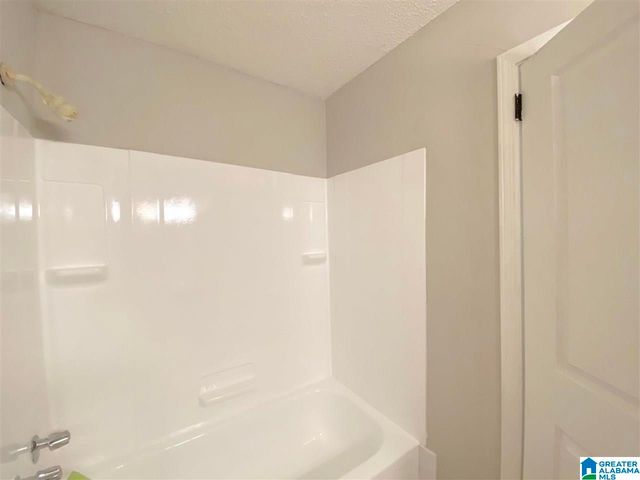 2009 Patton Creek Dr, Hoover, AL 35226