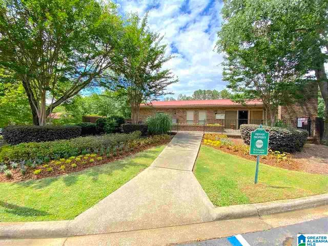 2009 Patton Creek Dr, Hoover, AL 35226