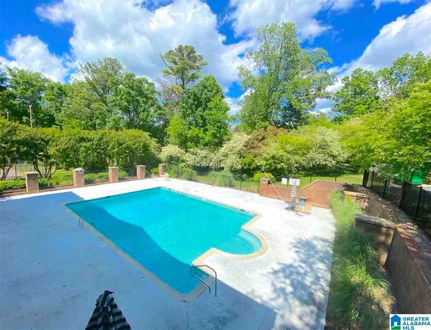 2009 Patton Creek Dr, Hoover, AL 35226