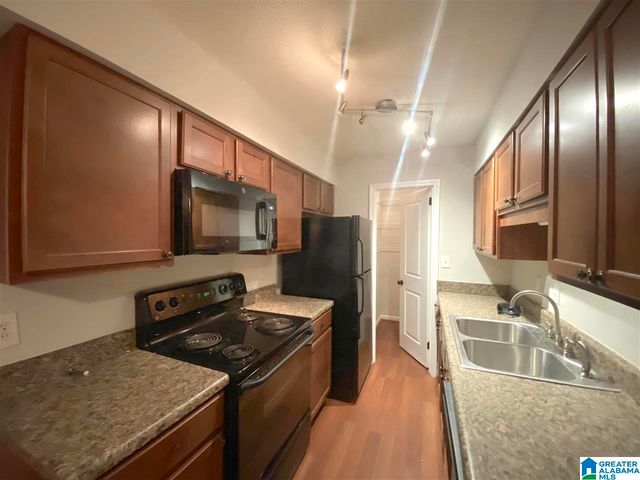2009 Patton Creek Dr, Hoover, AL 35226
