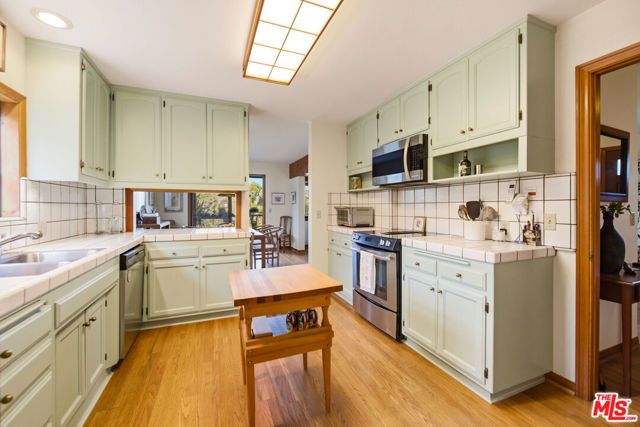 19818 Valley View Drive, Topanga (los Angeles), CA 90290