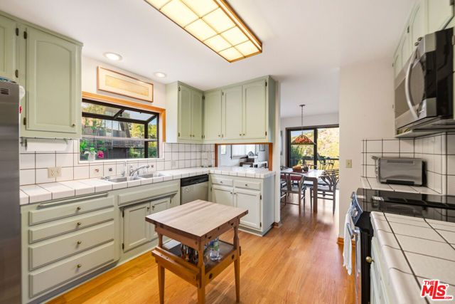 19818 Valley View Drive, Topanga (los Angeles), CA 90290
