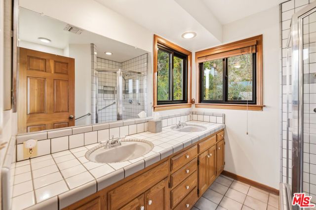 19818 Valley View Drive, Topanga (los Angeles), CA 90290