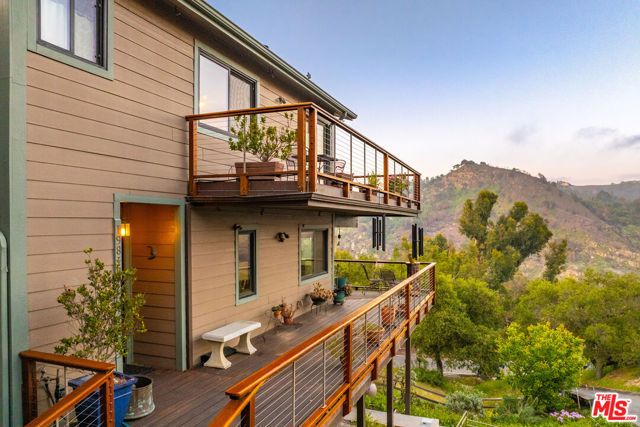 19818 Valley View Drive, Topanga (los Angeles), CA 90290