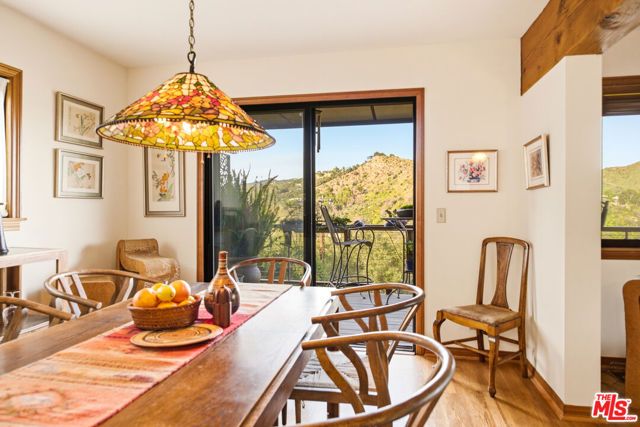 19818 Valley View Drive, Topanga (los Angeles), CA 90290