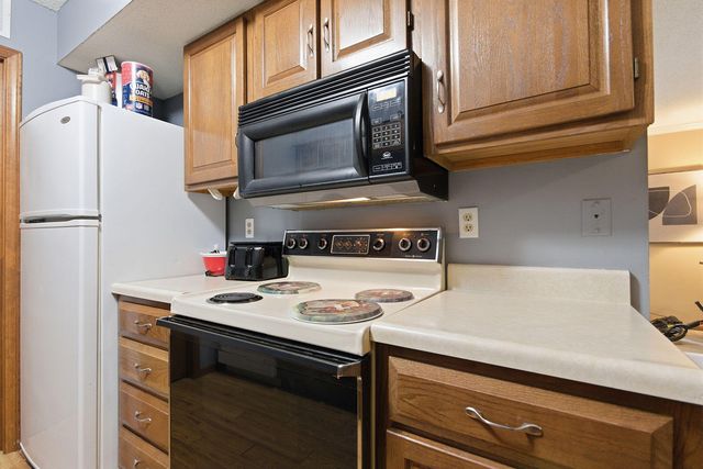 1883 N WATERFRONT DR H, Columbia, MO 65202