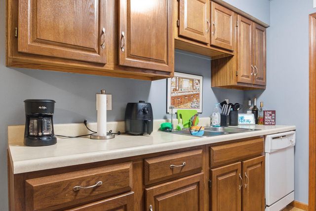 1883 N WATERFRONT DR H, Columbia, MO 65202
