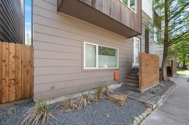 105 Willard Street, Houston, TX 77006