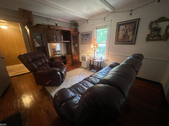 2222 Francisco Street, Flushing, MI 48433
