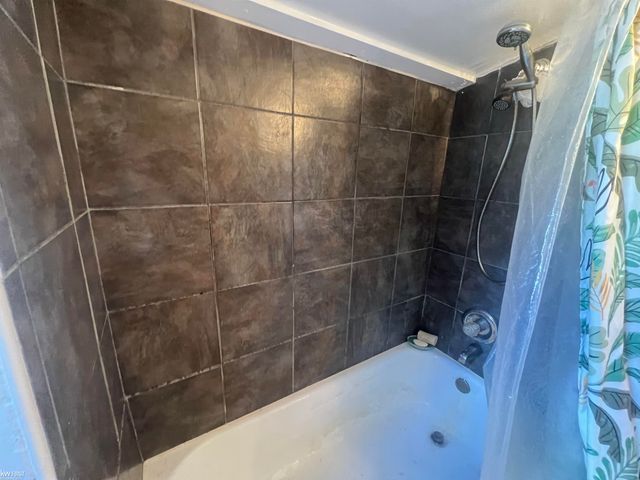 2222 Francisco Street, Flushing, MI 48433