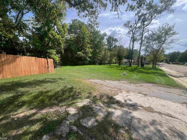 2222 Francisco Street, Flushing, MI 48433