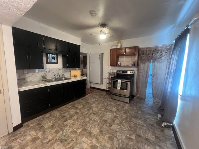 2222 Francisco Street, Flushing, MI 48433