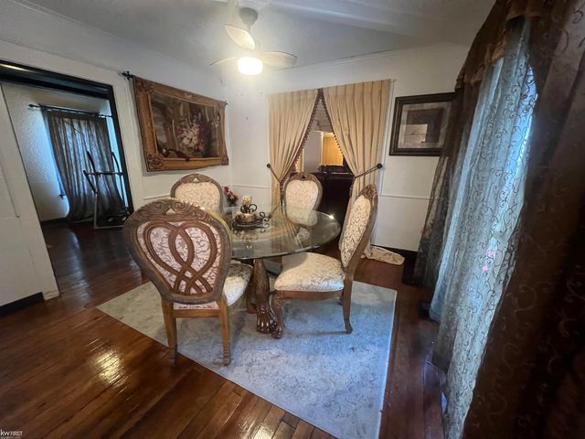 2222 Francisco Street, Flushing, MI 48433