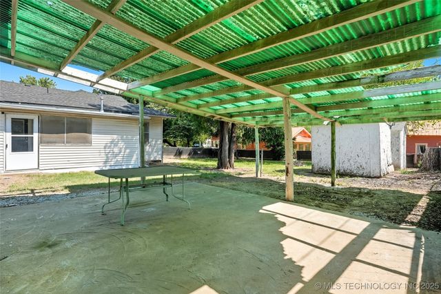 1420 E 8th Street, Okmulgee, OK 74447