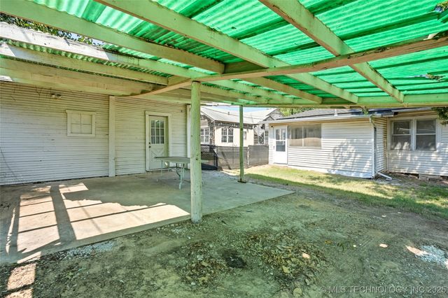 1420 E 8th Street, Okmulgee, OK 74447