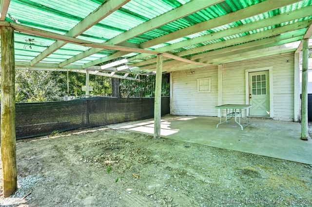 1420 E 8th Street, Okmulgee, OK 74447
