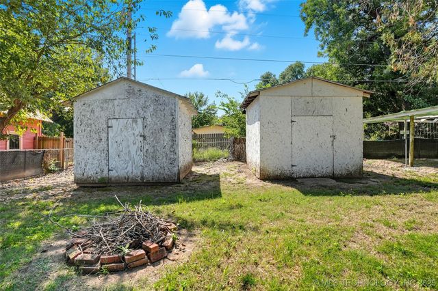1420 E 8th Street, Okmulgee, OK 74447