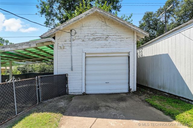 1420 E 8th Street, Okmulgee, OK 74447