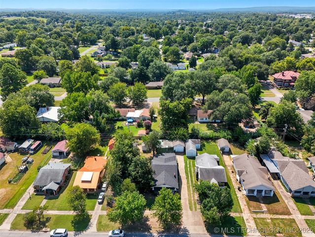 1420 E 8th Street, Okmulgee, OK 74447