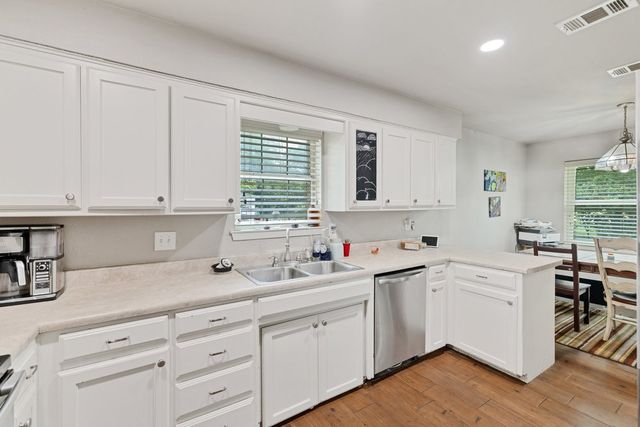 914 Glengarden Street, Krum, TX 76249