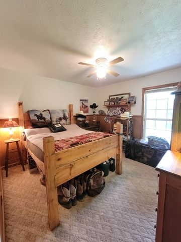 1089 Jim Clark Rd, Erin, TN 37061