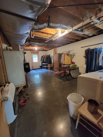 1089 Jim Clark Rd, Erin, TN 37061