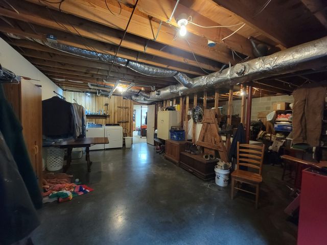1089 Jim Clark Rd, Erin, TN 37061