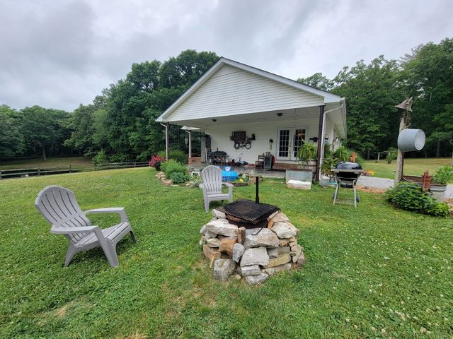 1089 Jim Clark Rd, Erin, TN 37061