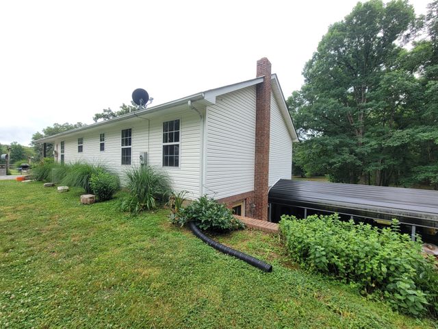 1089 Jim Clark Rd, Erin, TN 37061