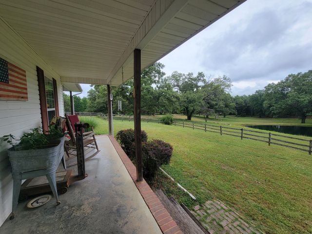 1089 Jim Clark Rd, Erin, TN 37061