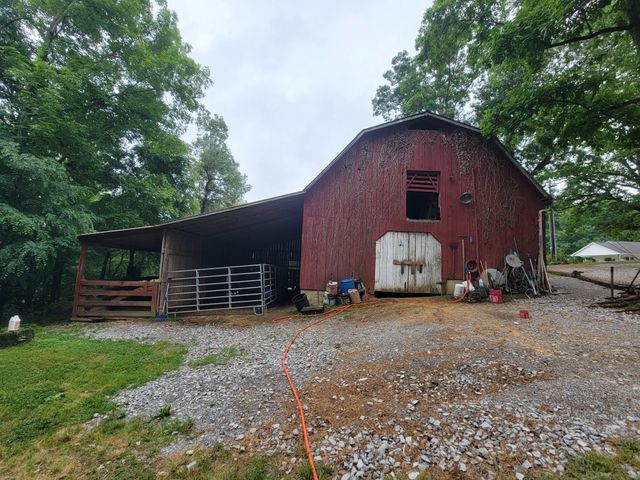 1089 Jim Clark Rd, Erin, TN 37061