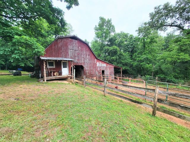 1089 Jim Clark Rd, Erin, TN 37061