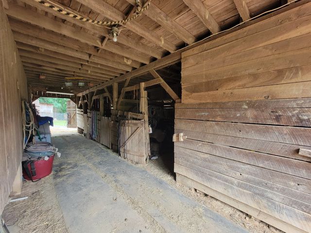 1089 Jim Clark Rd, Erin, TN 37061