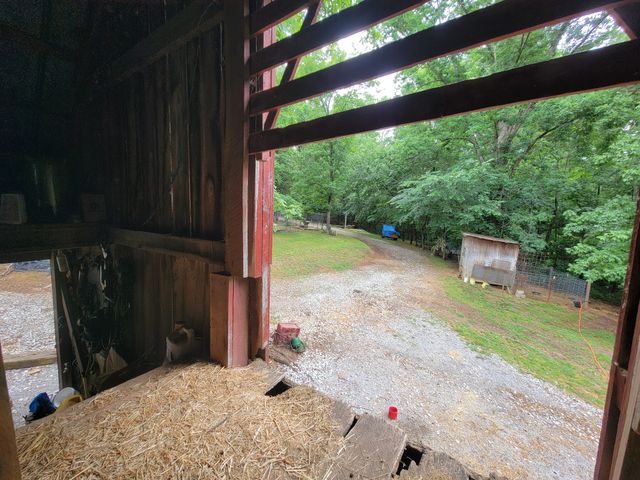 1089 Jim Clark Rd, Erin, TN 37061