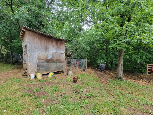 1089 Jim Clark Rd, Erin, TN 37061