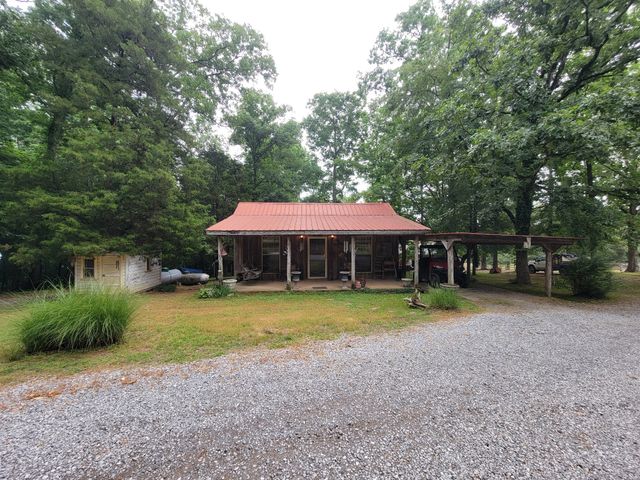 1089 Jim Clark Rd, Erin, TN 37061